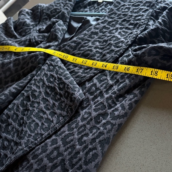 Leopard Pattern Blazer - Picture 5 of 6